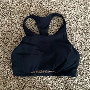 Alphalete pulse surge bra in black